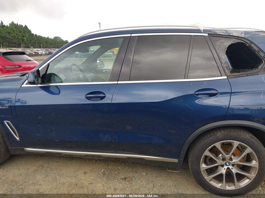 2022 BMW X5 PHEV XDRIVE45E — Photo 14