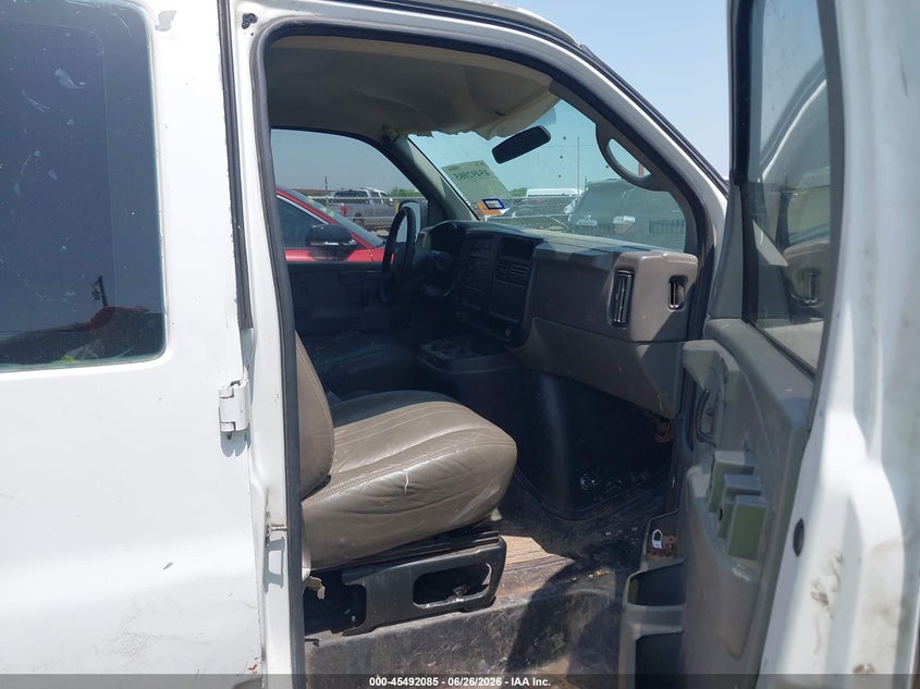 2005 CHEVROLET EXPRESS auction photo 5