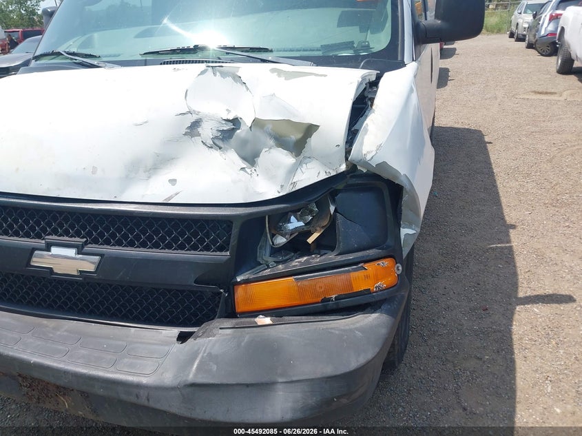2005 CHEVROLET EXPRESS auction photo 6