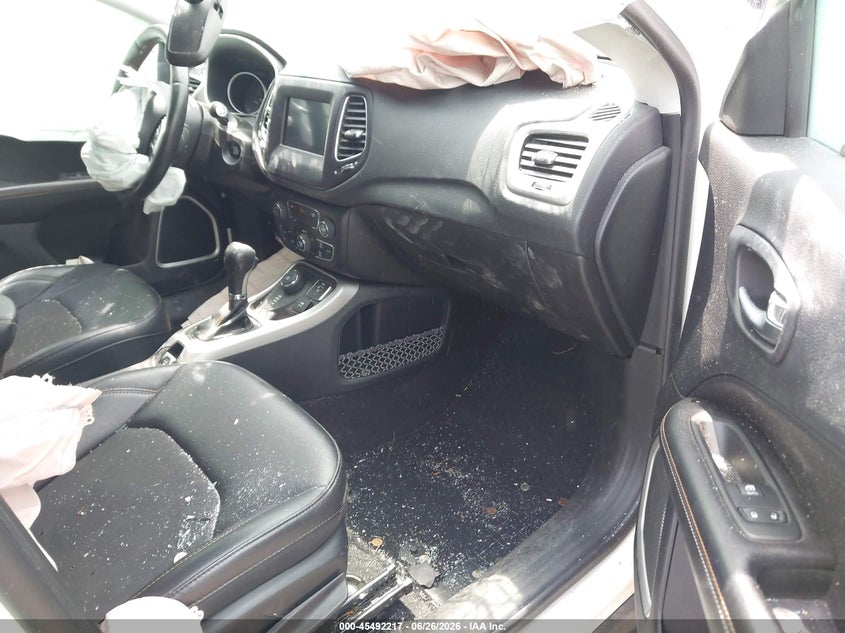 2019 JEEP COMPASS auction photo 5