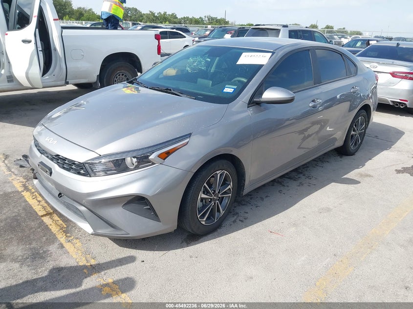 2023 KIA FORTE auction photo 2