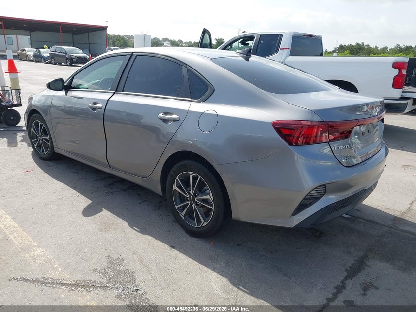 2023 KIA FORTE auction photo 3