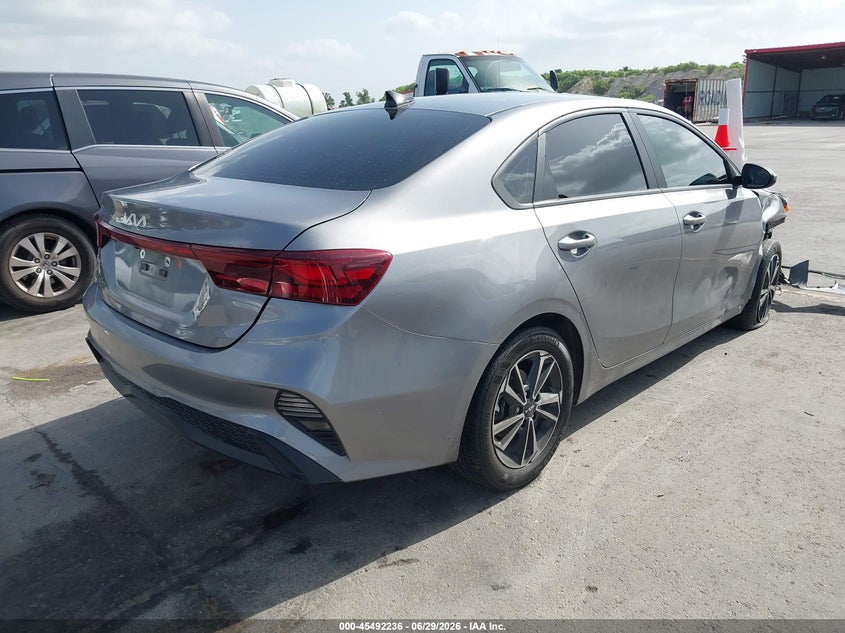 2023 KIA FORTE auction photo 4