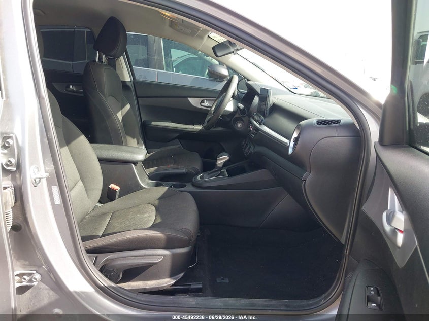 2023 KIA FORTE auction photo 5