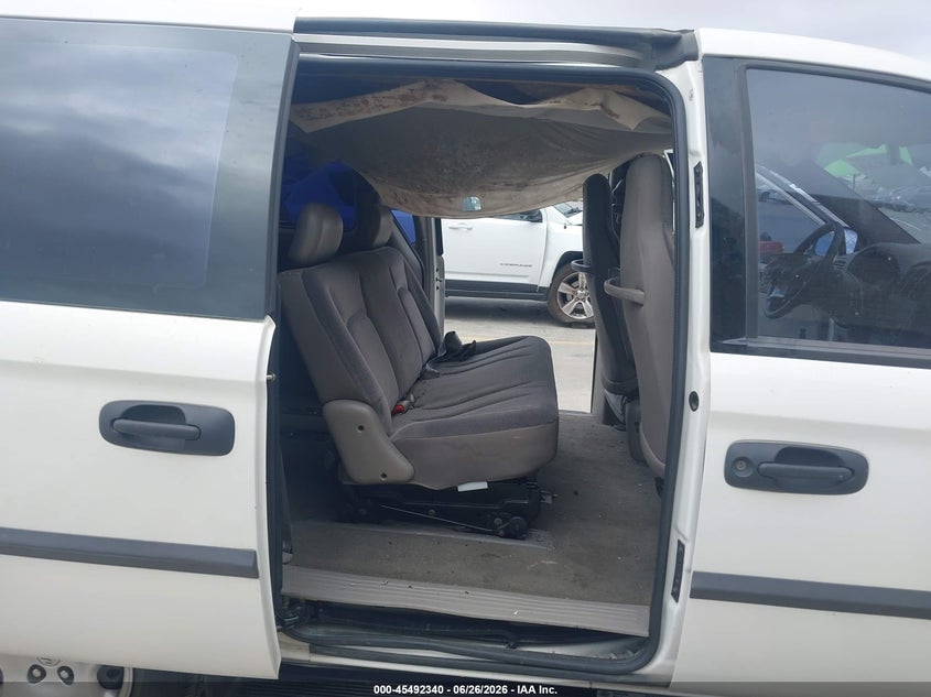 2002 DODGE CARAVAN auction photo 8