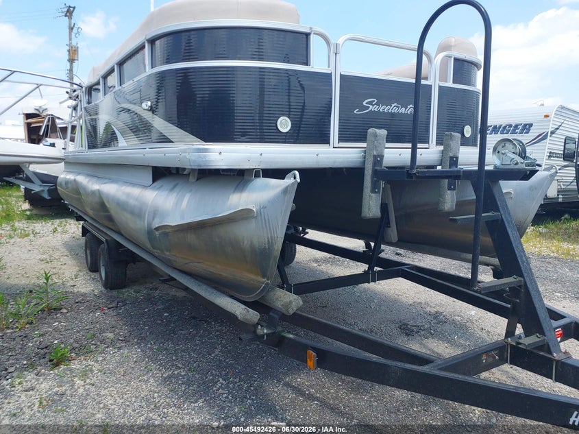 2012 GODFREY SWEETWATER 220 PONTOON auction photo 1