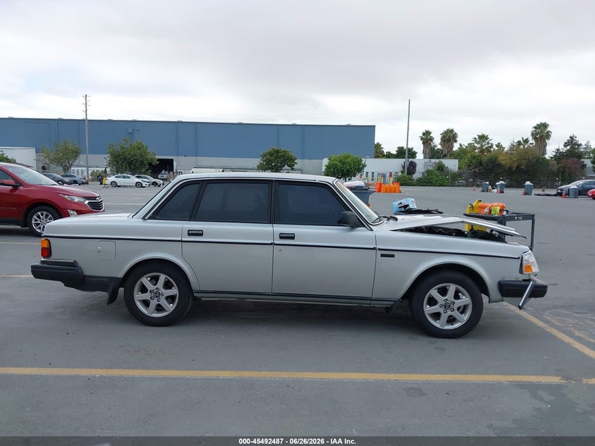 1987 Volvo 244 Dl/Gl VIN: YV1AX8847H1229586 Lot: 45492487