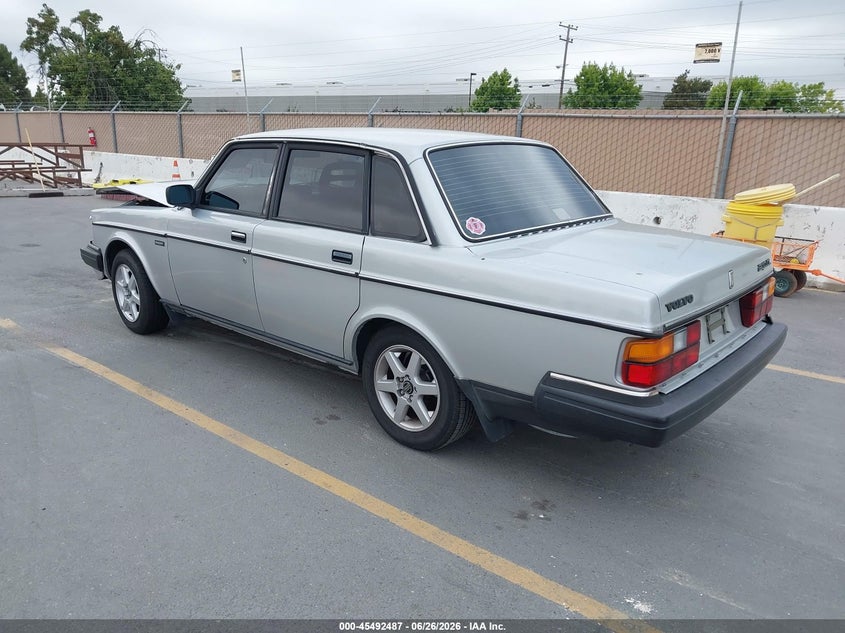 AtlanticExpress - Volvo 240