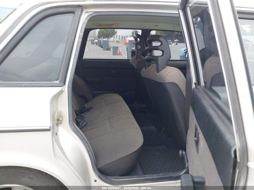 1987 Volvo 244 Dl/Gl VIN: YV1AX8847H1229586 Lot: 45492487