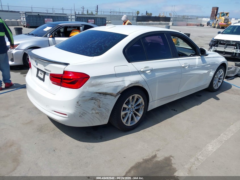 Vin: wba8e1g58gnt99276, lot: 45990737, bmw 320i 20164