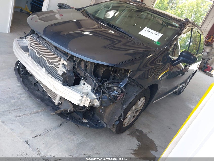 Vin: 2c4rc1bg4lr192340, lot: 45990745, chrysler pacifica touring l 20202