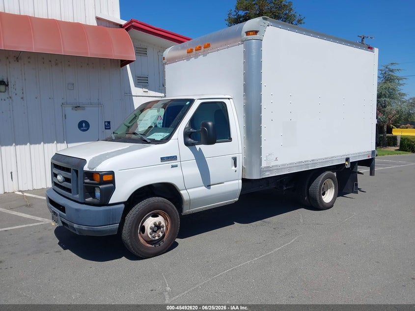 2014 FORD E-350 CUTAWAY auction photo 2