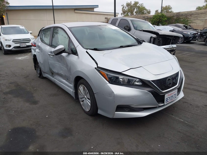 Vin: 1n4az1cp2jc313999, lot: 45990853, nissan leaf s 2018 img_1
