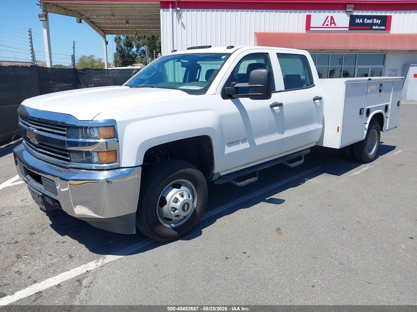 2015 CHEVROLET SILVERADO 3500HD CHASSIS auction photo 2