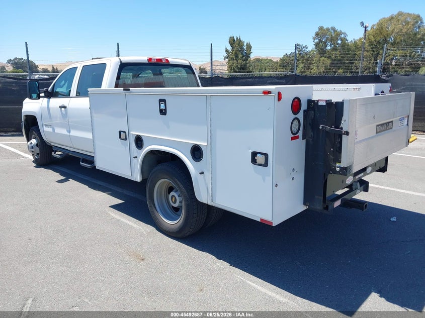 2015 CHEVROLET SILVERADO 3500HD CHASSIS auction photo 3