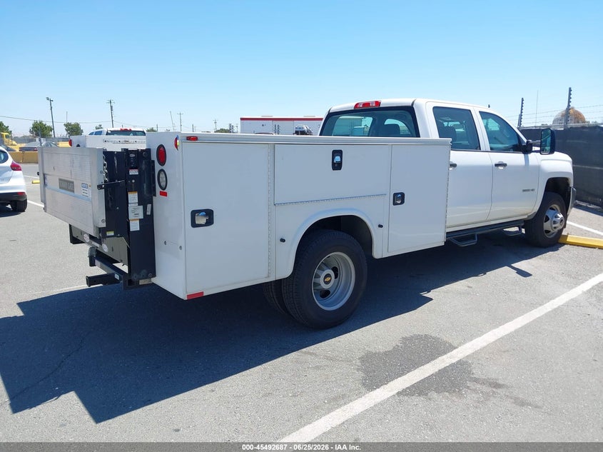 2015 CHEVROLET SILVERADO 3500HD CHASSIS auction photo 4