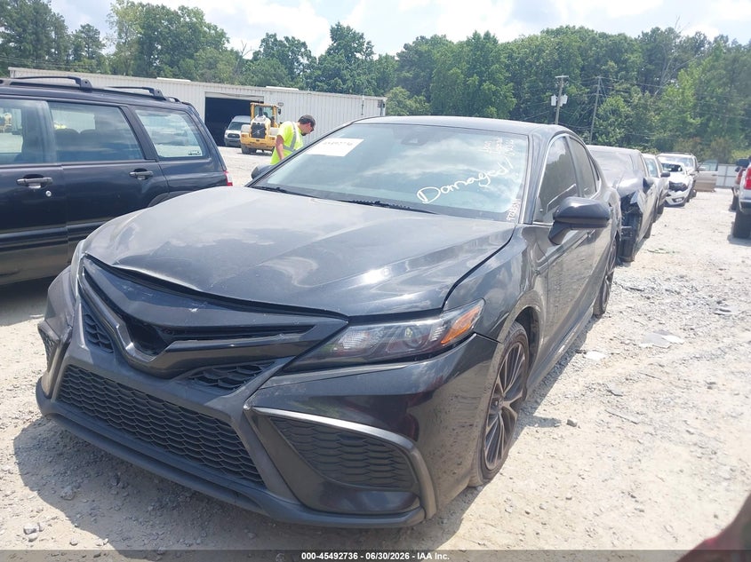 2021 TOYOTA CAMRY auction photo 2
