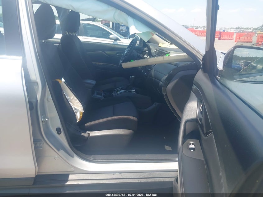 2020 NISSAN ROGUE auction photo 5