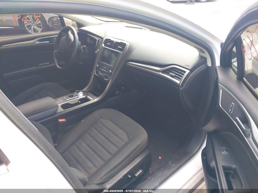 2019 FORD FUSION auction photo 5