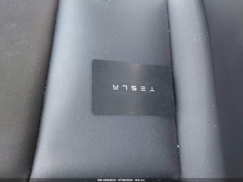 TESLA MODEL Y 2024 VIN 7SAYGAEE6RF033272