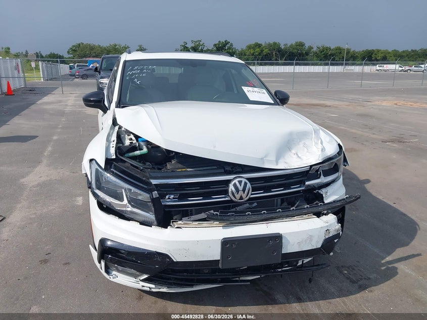 2021 VOLKSWAGEN TIGUAN auction photo 6