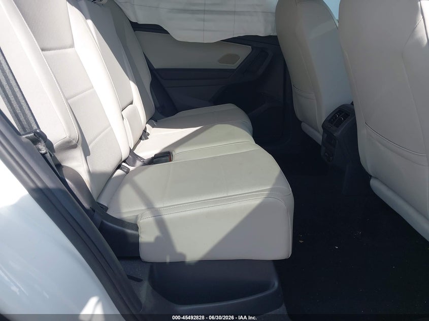 2021 VOLKSWAGEN TIGUAN auction photo 8