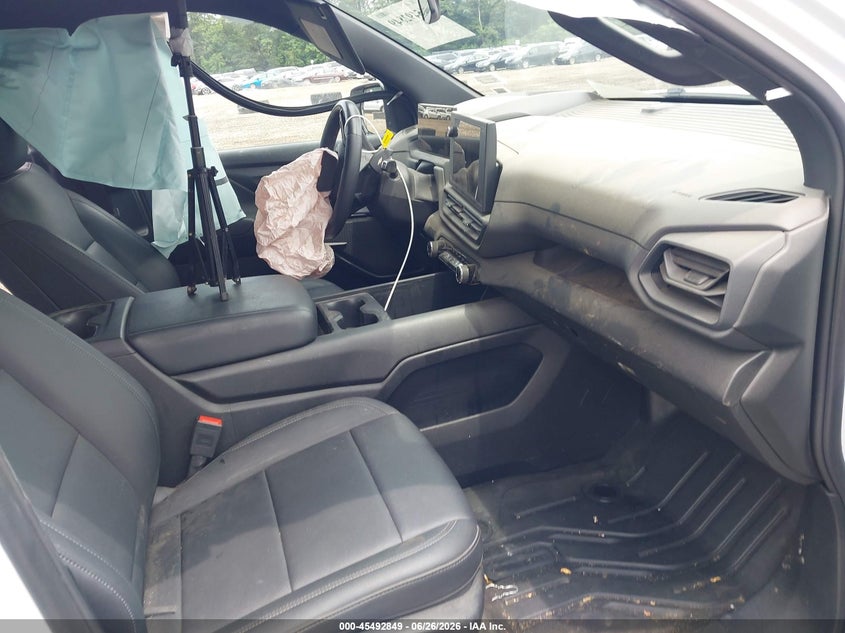 2024 CHEVROLET SILVERADO EV auction photo 5