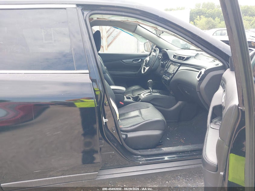 2014 NISSAN ROGUE auction photo 5