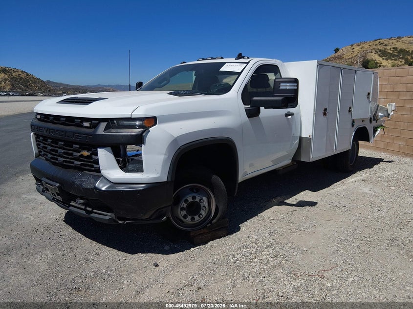 2021 CHEVROLET SILVERADO 3500HD CHASSIS auction photo 2
