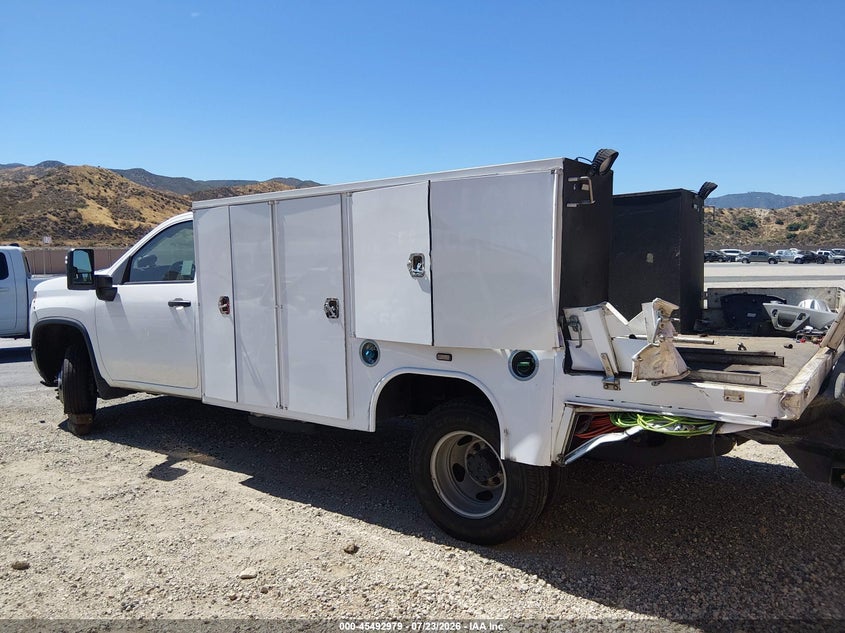 2021 CHEVROLET SILVERADO 3500HD CHASSIS auction photo 3