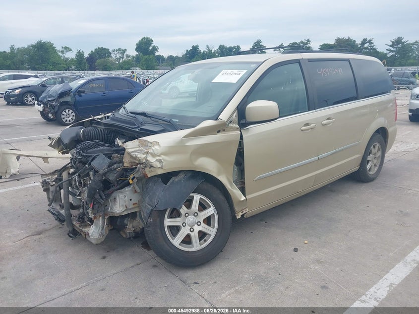 Vin: 2c4rc1bg7cr157677, lot: 45991185, chrysler town & country touring 20122