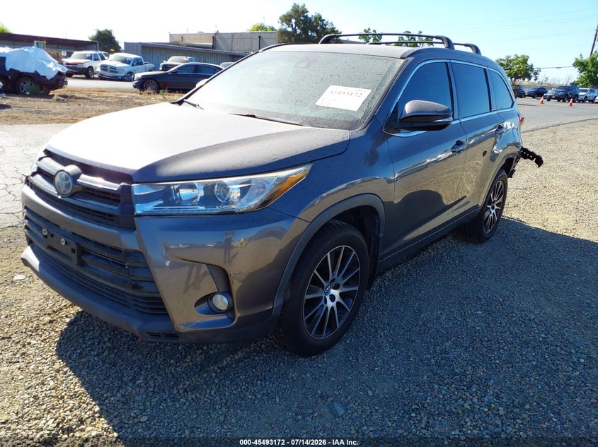 Vin: 5tdjzrfh4js551090, lot: 45991369, toyota highlander se 20182