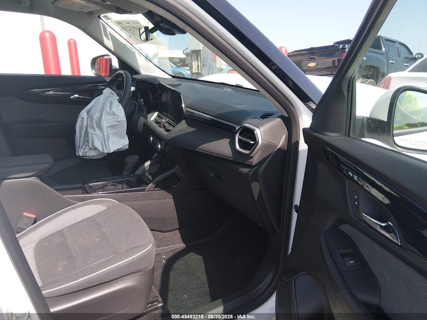 2025 CHEVROLET TRAILBLAZER auction photo 5