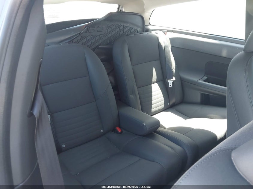 2008 Volvo C30 R-Design/T5 Version 1.0/T5 Version 2.0/Version 1.0/Version 2.0 VIN: YV1MK672482070052 Lot: 45493360