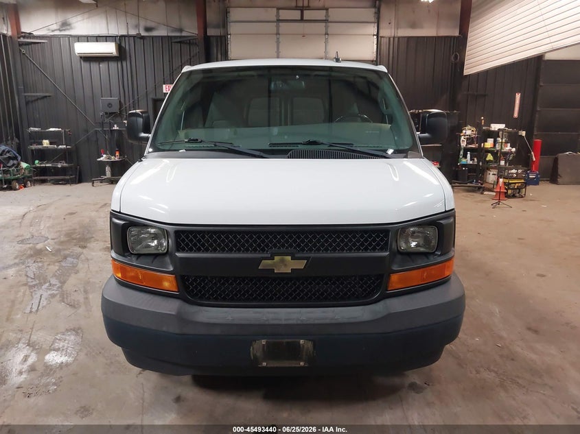 2017 CHEVROLET EXPRESS 3500 WORK VAN — Фото 15