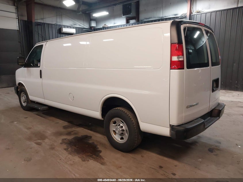 2017 CHEVROLET EXPRESS 3500 WORK VAN — Фото 3