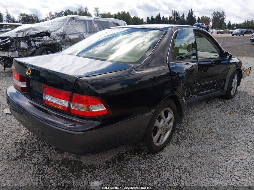 2001 LEXUS ES 300 auction photo 4