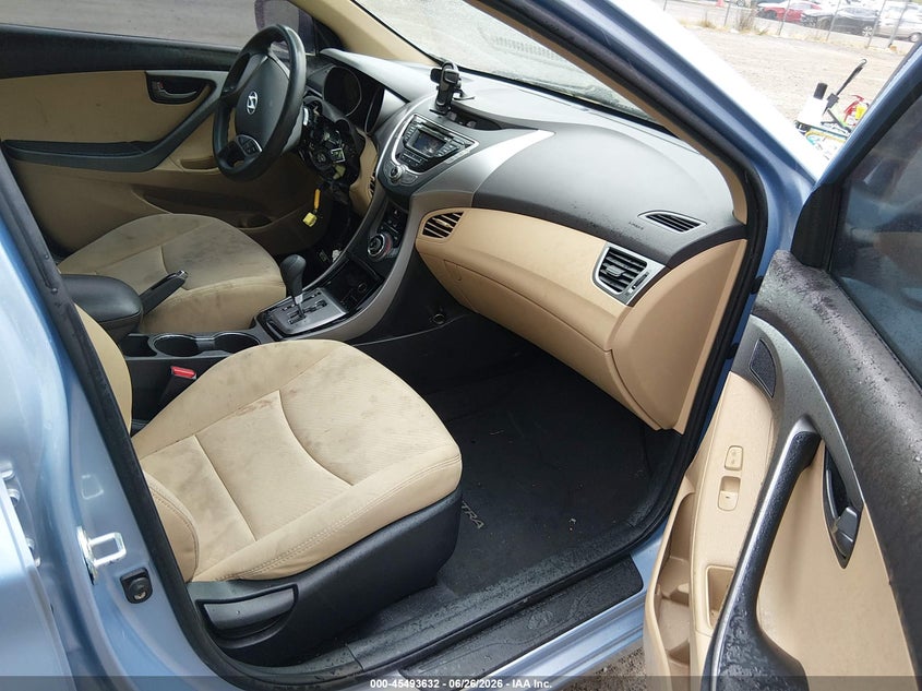 2013 HYUNDAI ELANTRA auction photo 5
