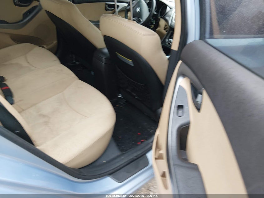 2013 HYUNDAI ELANTRA auction photo 8