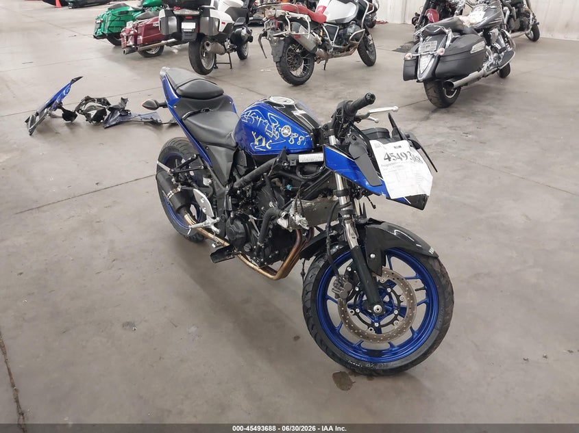 2018 YAMAHA YZFR3 auction photo 1
