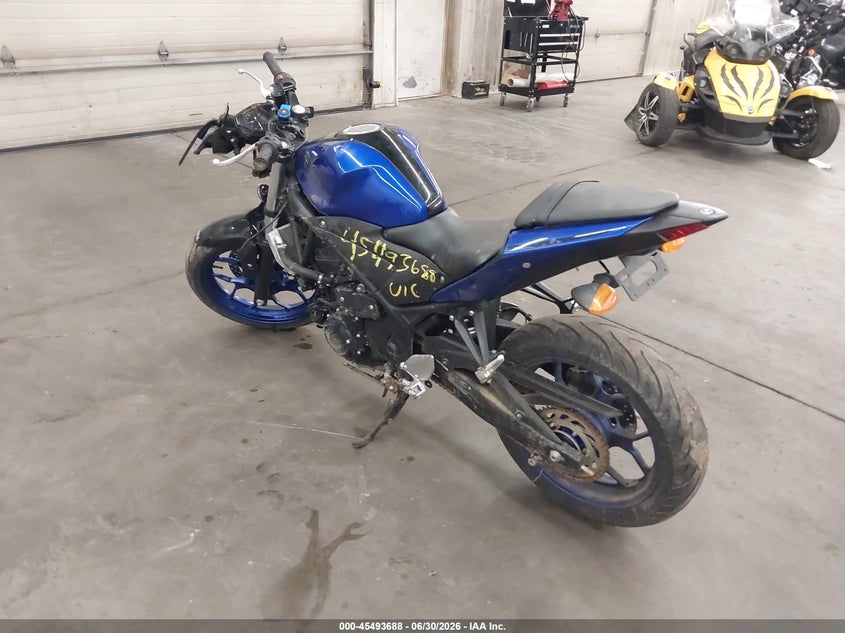 2018 YAMAHA YZFR3 auction photo 3
