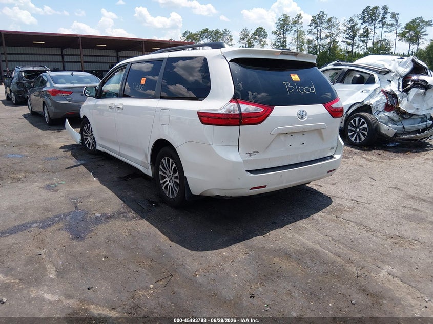2019 TOYOTA SIENNA auction photo 3
