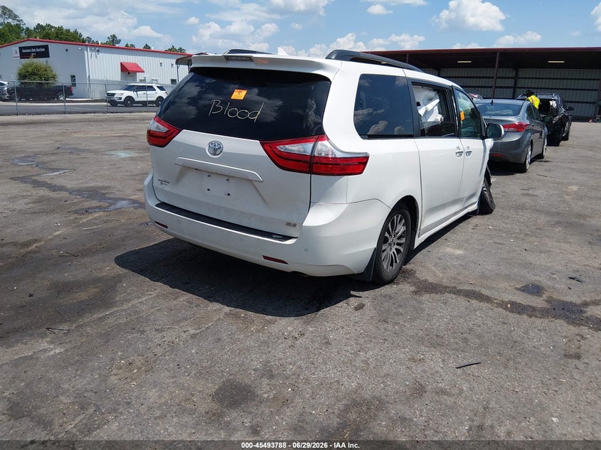 2019 TOYOTA SIENNA auction photo 4