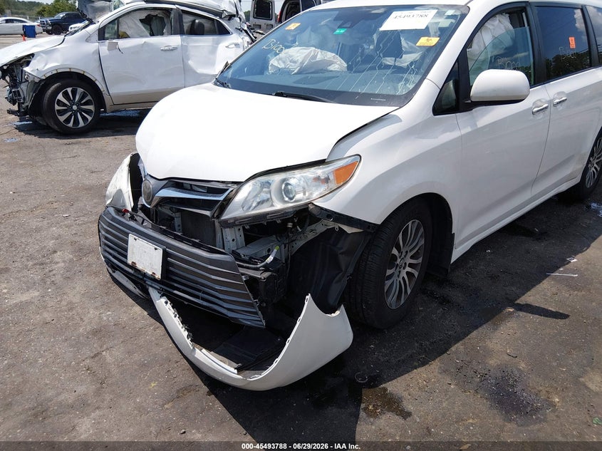 2019 TOYOTA SIENNA auction photo 6