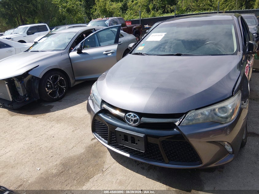 TOYOTA CAMRY - zdjęcie 12