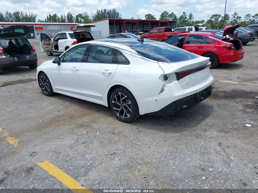 2026 KIA K5 — zdjęcie 3