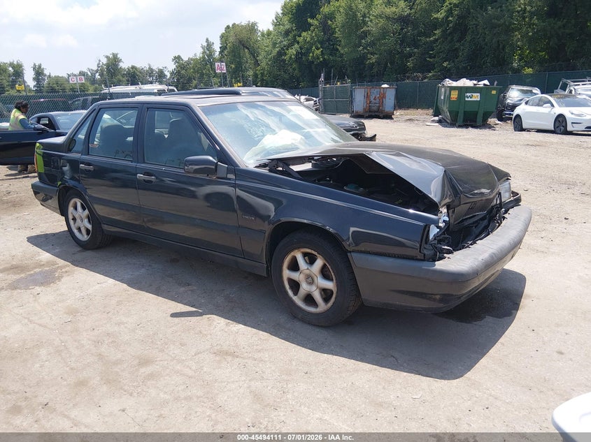 1996 VOLVO 850 auction photo 1