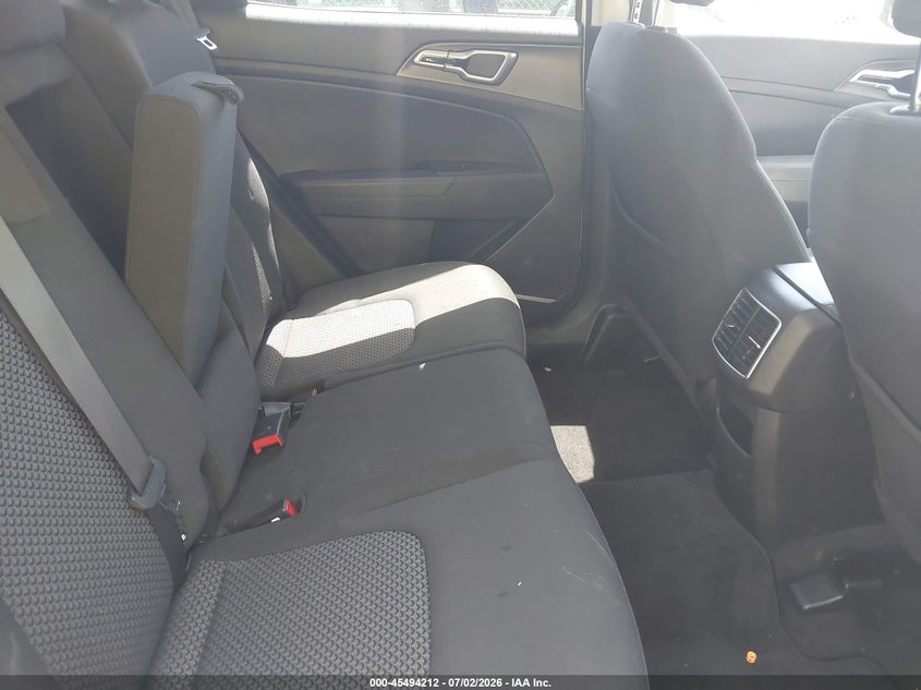 2024 KIA SPORTAGE auction photo 8