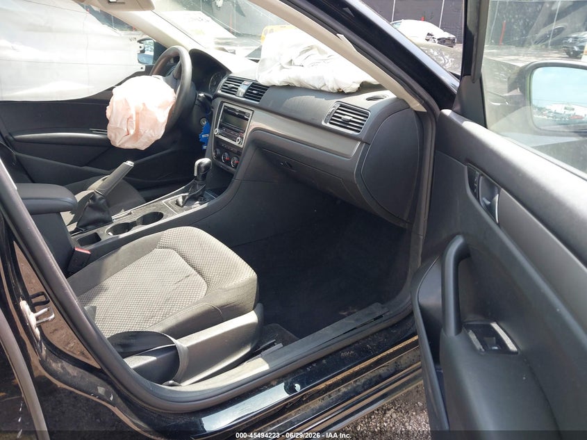 VOLKSWAGEN PASSAT 2014 VIN 1VWAT7A3XEC037296