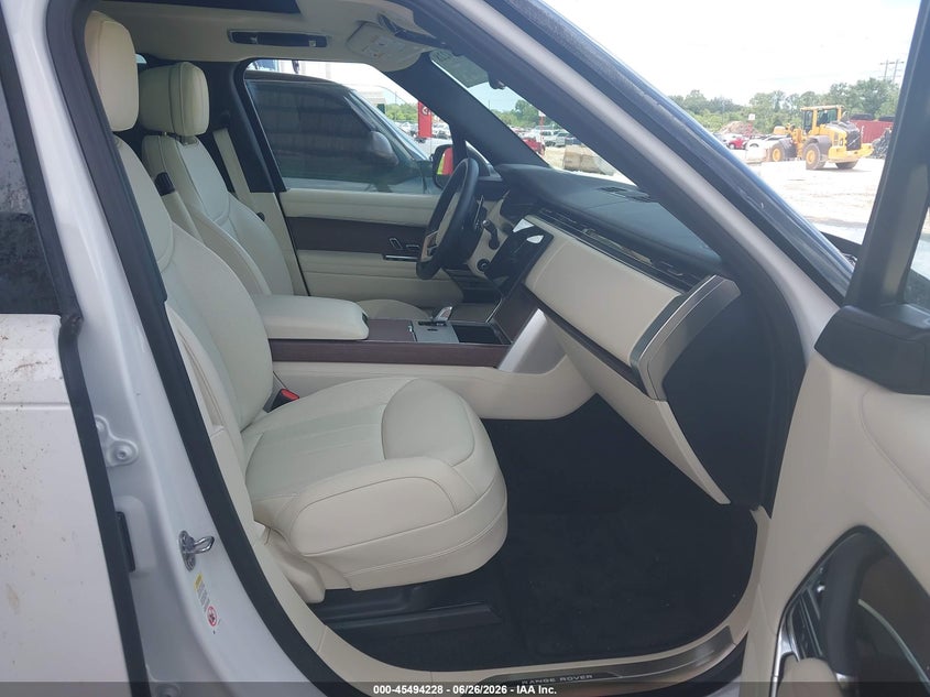 2025 LAND ROVER RANGE ROVER auction photo 5